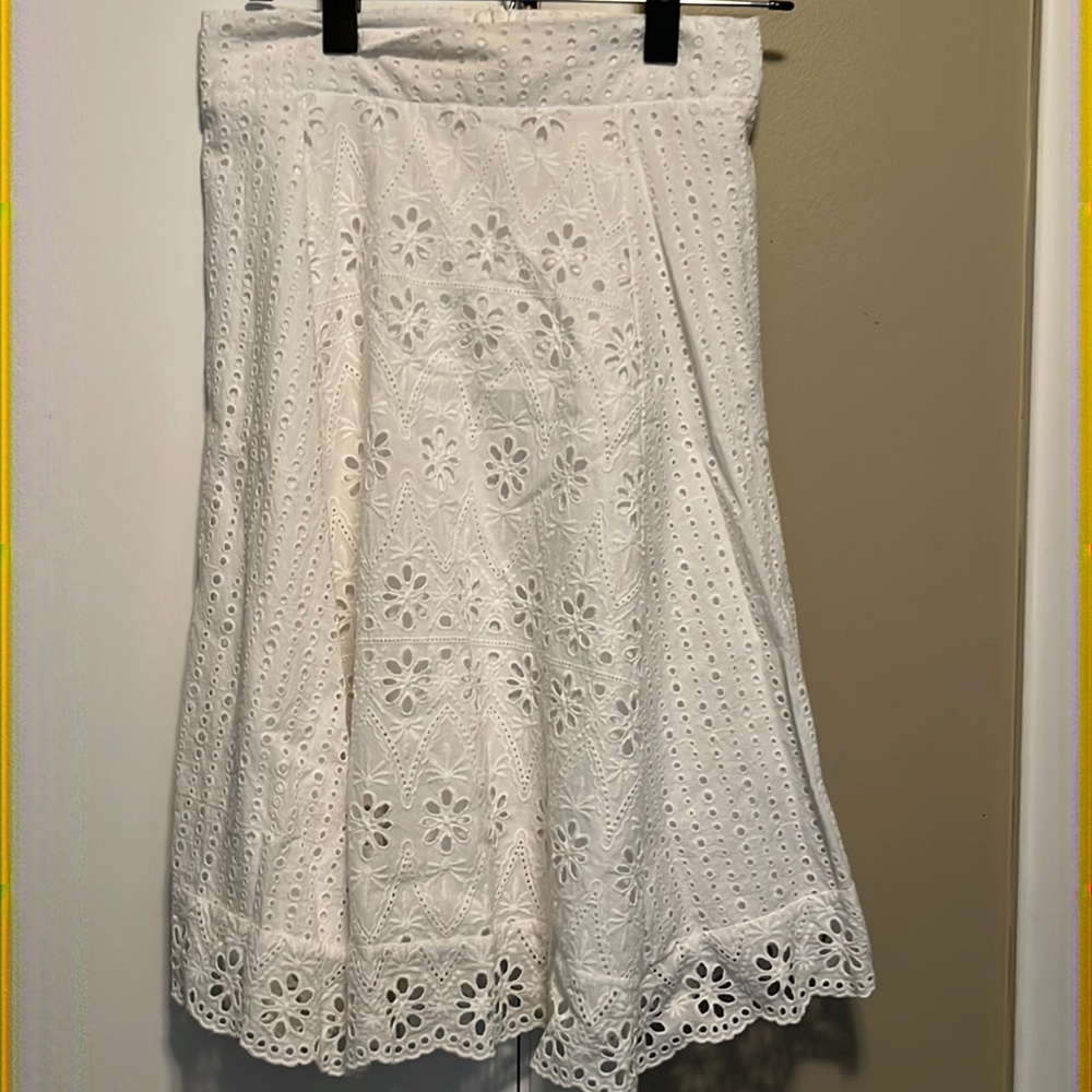 Zara white skirt size S. Excellent condition. New no tag